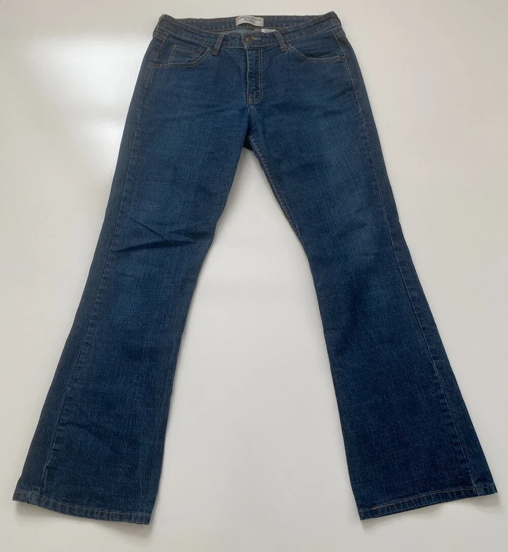 Levi Strauus Signature Women's 12 Medium Stretch Low Rise Boot cut jeans 32